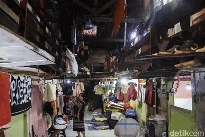 Potret Kehidupan di Pemukiman Terpadat Asia Tenggara