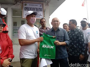 Menkop UMKM Temui Nelayan di Bitung, Janji Beri Kemudahan Akses Solar Subsidi