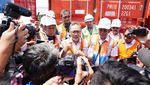 Momen 36 Kontainer Minyakita Dikirim ke Indonesia Timur