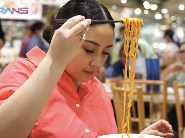 Mencicipi Mee Pok Legendaris di Singapura Langganan Nagita Slavina