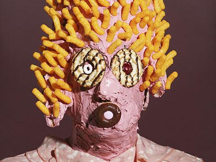 Ngeri-ngeri Sedap! 10 Tampilan Manusia yang Dilapisi Aneka Makanan