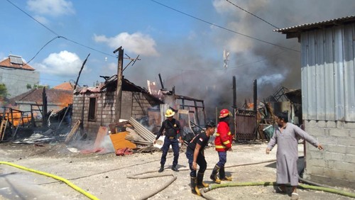 Peristiwa kebakaran di Jalan Pura Banyukuning I, Desa Padangsambian, Kecamatan Denpasar Barat, Kota Denpasar.