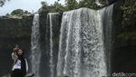 Pesona Air Terjun Riam Berawan di Kalbar, Alamnya Asri Banget