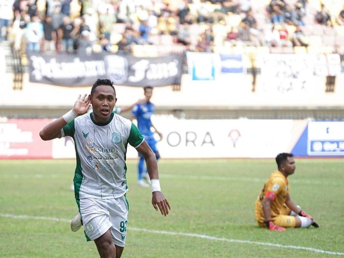 Ahmad Ihwan saat selebrasi usai cetak gol ke gawang PSPS Riau. Sumber: Instagram PSMS Medan