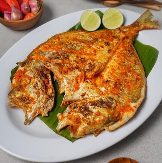 Ikan Bakar Gurih Garing Ada di 5 Tempat Ini, Cocok Buat Makan Bareng Keluarga