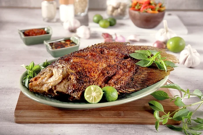 Ikan Bakar Gurih Garing Ada di 5 Tempat Ini, Cocok Buat Makan Bareng Keluarga
