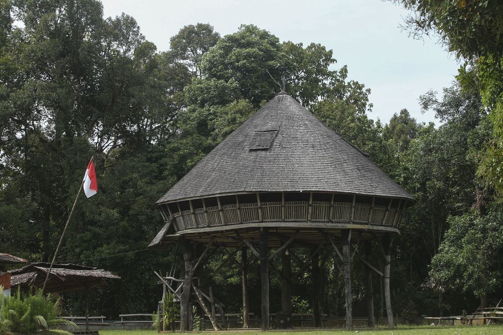 Rumah Adat Bung Kupuak