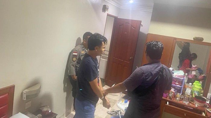 Suami aniaya istri di Batam gegara rebutan toilet ditangkap polisi.