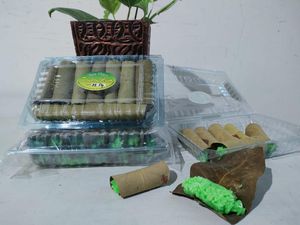 Legit dan Manisnya Tape Ketan Bungkus Daun Jambu Air Khas Desa Suci Gresik