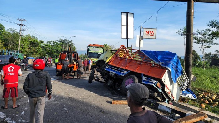 TKP kecelakaan maut di Simpang empat Kumpulrejo Jalan Lingkar Salatiga, Sabtu (24/9/2022).