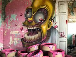 Wow! Grafiti Bangunan Terbengkalai yang Seram Tapi Mengagumkan