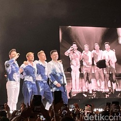 Westlife Gelar Konser Orkestra Megah di PIK 2