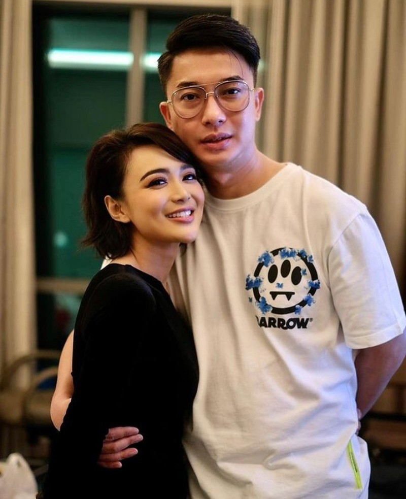 Potret Wika Salim Saat Dinner Romantis dan Makan di Dubai