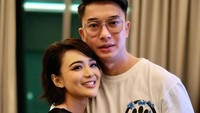 Penyanyi Wika Salim baru saja memamerkan sosok pacar barunya. Pria bernama Max Adam membagikan foto mesranya bersama Wika Salim. Foto: Instagram/wikasalim