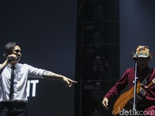 Bukan Vokalis, 5 Personel Band Ini Justru Lebih Beken dari Penyanyinya