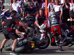 Aleix Espargaro Buru-buru Ganti Motor Sampai RSV1100 Terjatuh