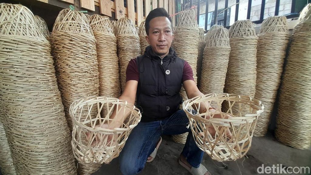 Mengenal Bongsang, Kerajinan Bambu Wadah Tahu Sumedang