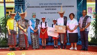 Kehadiran listrik di 97 desa tersebut bakal menerangi 19.650 keluarga, meningkatkan produktivitas dan kesejahteraan warga setempat. 