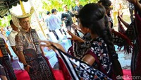 Ia mengatakan saat ini rasio elektrifikasi Provinsi NTT mencapai 92,33 persen. Pemerintah akan melakukan berbagai upaya agar target rasio elektrifikasi NTT bisa 100 persen pada 2025 mendatang.