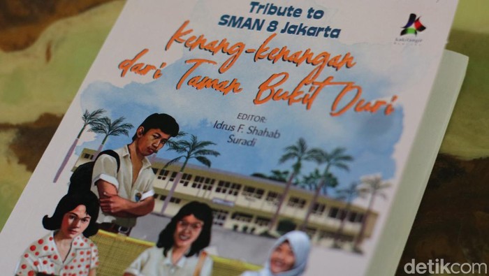 Buku Tribute to SMAN 8 Jakarta