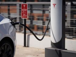 Pakai Mobil Listrik di RI Baru Asyik Jika Kondisinya Seperti Ini