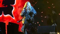 CL berhasil mengajak semua penonton dance bareng menikmati lagu-lagu yang dia bawakan, seperti HWA, The Baddest Female, 5 Star, Chuck hingga Dr Pepper. Foto: Asep/detikHOT