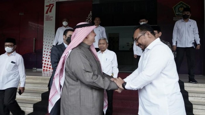 Duta Besar Kerajaan Arab Saudi untuk Indonesia, Syekh Essam bin Abed Al-Taqafi menemui  Menteri Agama RI Yaqut Cholil Qoumas.