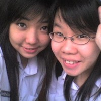 Perempuan kelahiran 16 November 1990 ini ternyata juga hobi berswafoto alias selfie bersama teman-temannya sejak dulu. N (Foto: Instagram)