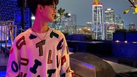 Gabriel Prince yang tampan dan menggemaskan ini selalu berhasil menarik perhatian di setiap aksinya. Termasuk saat kulineran di restoran dan kafe kekinian. Foto: Instagram @phrrince