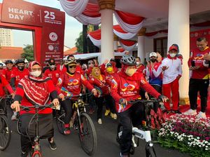 Hari Jantung Dunia, Khofifah Ajak Warga Gowes-Senam Jantung di Grahadi
