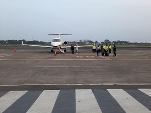 Lukas Enembe Naik Private Jet buat Main Judi, Sewanya Bikin Geleng-geleng