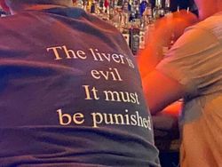 10 Kaus Super Kreatif, Tulisan dan Gambarnya Bikin Ngakak