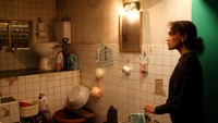 Ini adalah salah satu setting dalam film Parasite yang menyabet gelar film terbaik di Piala Oscar 2020. Ini merupakan pertama kalinya set tersebut direplika. 