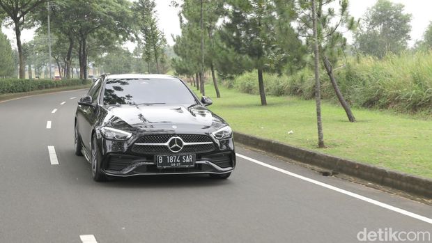 Mercedes-Benz C 300 AMG Line