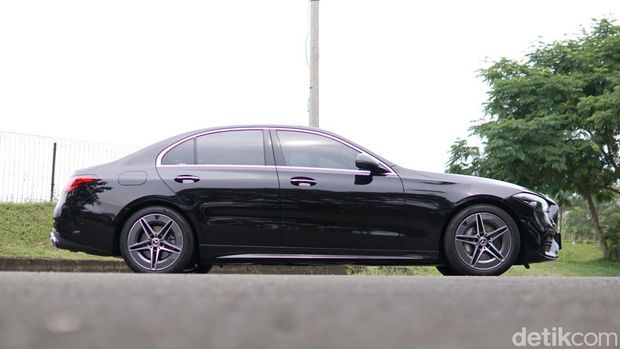 Mercedes-Benz C 300 AMG Line