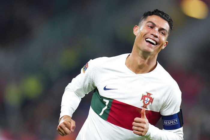 Portugals Cristiano Ronaldo is treated on the pitch during the UEFA Nations League soccer match between the Czech Republic and Portugal at the Sinobo stadium in Prague, Czech Republic, Saturday, Sept. 24, 2022. (AP Photo/Petr David Josek)