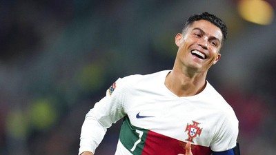 Momen Cristiano Ronaldo Berdarah-darah Bela Portugal
