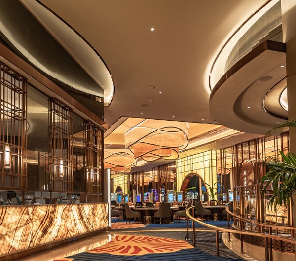 Solaire Resort and Casino berlokasi di Entertaiment City, 1 Adeana Ave, Tambo, Manila, Filipina. (Solaire Resort and Casino) Solaire Resort and Casino berlokasi di Entertaiment City, 1 Adeana Ave, Tambo, Manila, Filipina. (Solaire Resort and Casino)