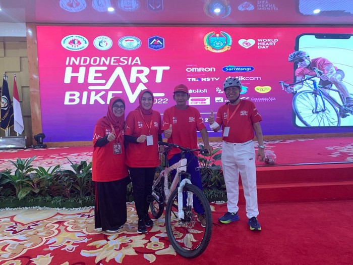 YJI Pemenang doorprize sepeda dalam acara Indonesia Heart Bike 2022 Medan.