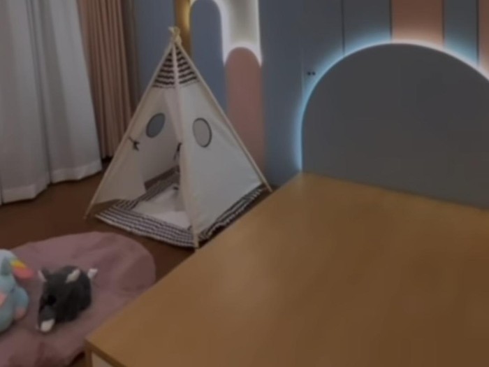 Zaskia Gotik Kamar bayi Zaskia Gotik