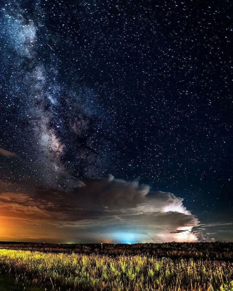 10 Foto Fenomena Langit yang Keren Banget Gaes