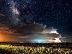 10 Foto Fenomena Langit yang Keren Banget Gaes