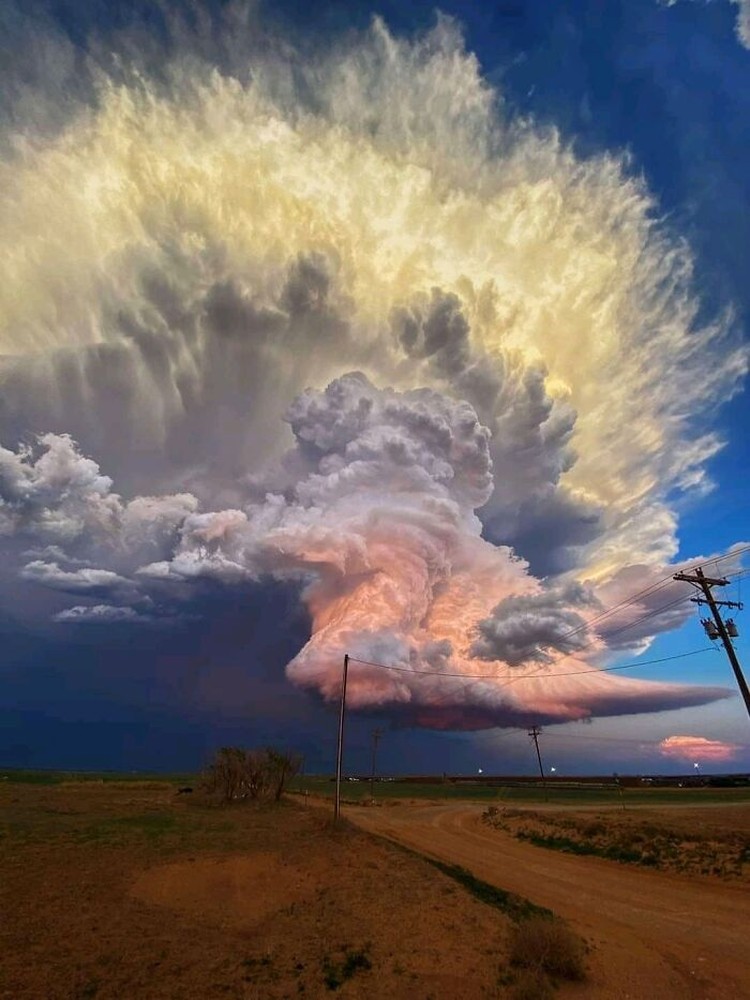 10 Foto Fenomena Langit yang Keren Banget Gaes
