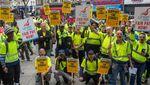Foto Demo Buruh Tuntut Naik Gaji di Inggris, dari Tukang Pos hingga Wartawan