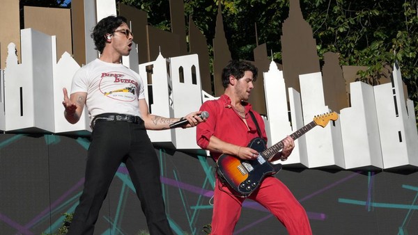 Jonas Brothers Para Hot Daddies!