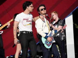 Dikabarkan Bercerai, Penampilan Terbaru Joe Jonas di Konser Jadi Sorotan