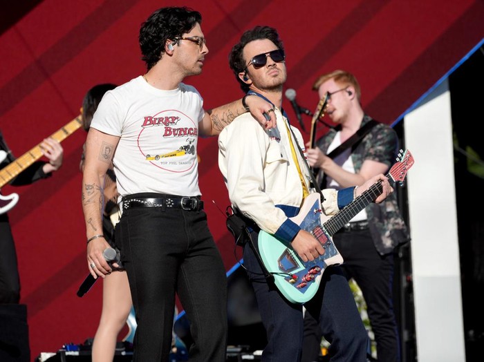 NEW YORK, NEW YORK - SEPTEMBER 24: Joe Jonas and Kevin Jonas of the Jonas Brothers perform onstage during Global Citizen Festival 2022: New York at Central Park on September 24, 2022 in New York City. (Photo by Kevin Mazur/Getty Images)