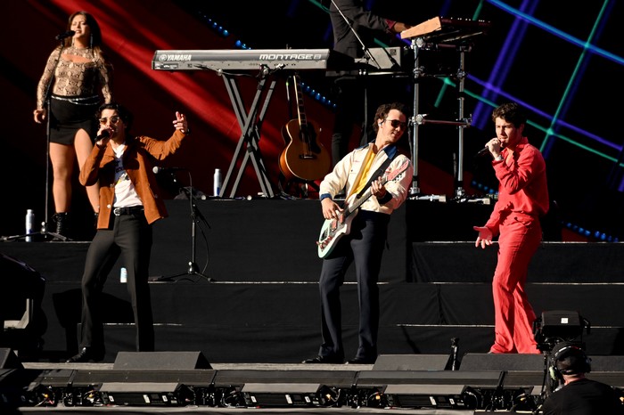 1427023139 NEW YORK, NEW YORK - SEPTEMBER 24: Joe Jonas, Kevin Jonas and Nick Jonas of the Jonas Brothers perform onstage during Global Citizen Festival 2022: New York at Central Park on September 24, 2022 in New York City. (Photo by Noam Galai/Getty Images)