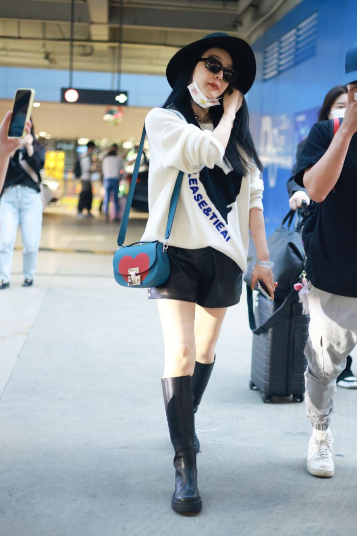 1427090291 SHANGHAI, CHINA - SEPTEMBER 24: Actress Fan Bingbing is seen at Shanghai Hongqiao International Airport on September 24, 2022 in Shanghai, China. (Photo by VCG/VCG via Getty Images)