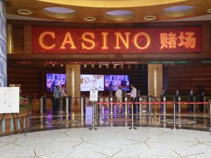 3 Kasino Mewah yang Disebut Jadi Tempat Lukas Enembe Main Judi